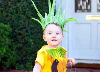 Smple no-sew Costume with pineapple theme